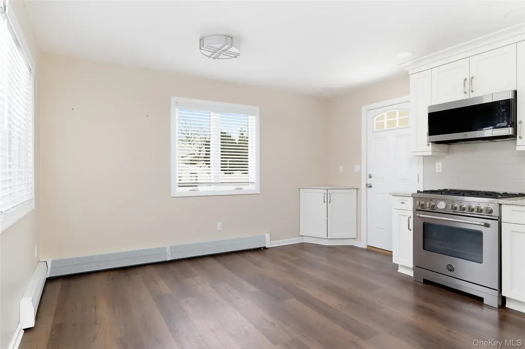 449 52nd Street Lindenhurst NY 11757