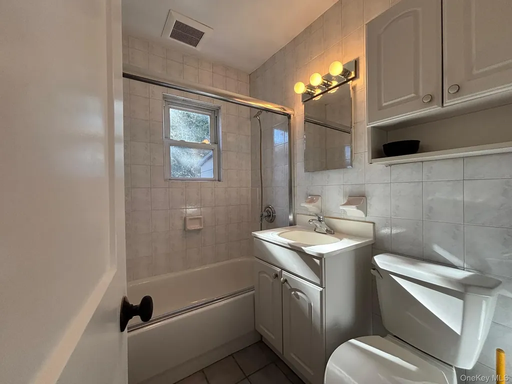 14 Chamberlain Avenue Yonkers NY 10704