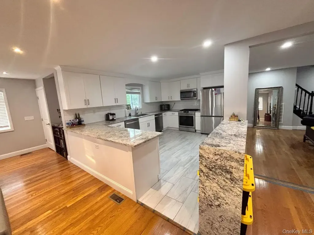 1136 W Broadway Hewlett NY 11557