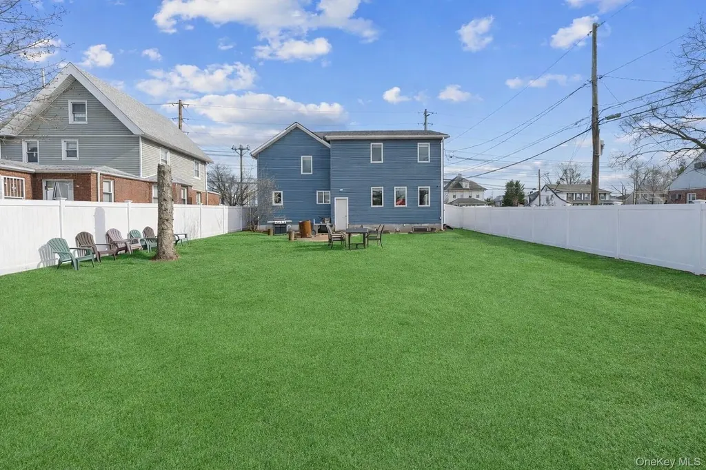 1136 W Broadway Hewlett NY 11557