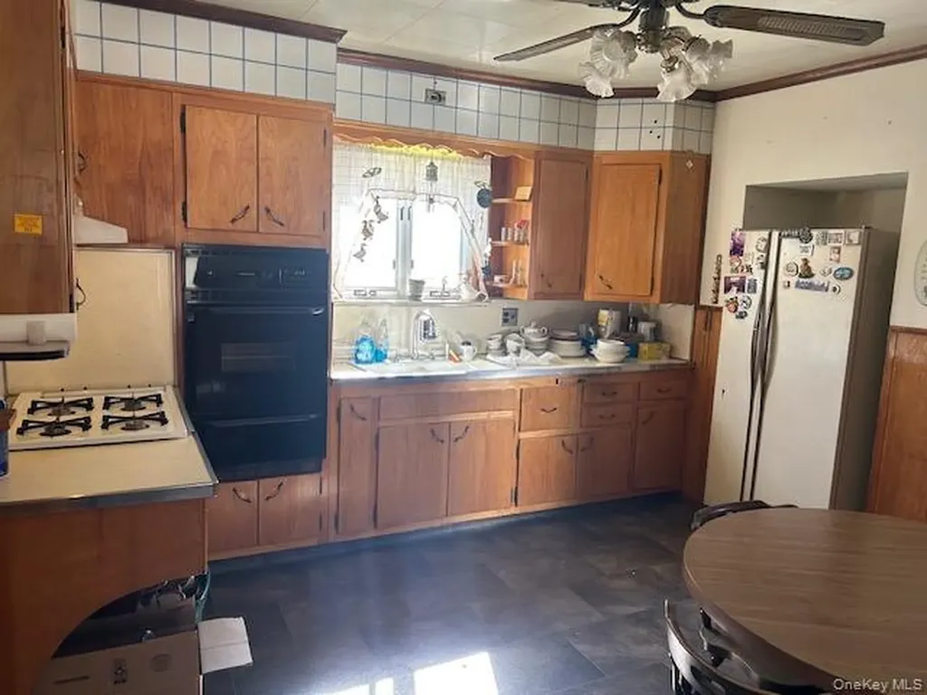 389 Hamilton Avenue Hewlett NY 11557