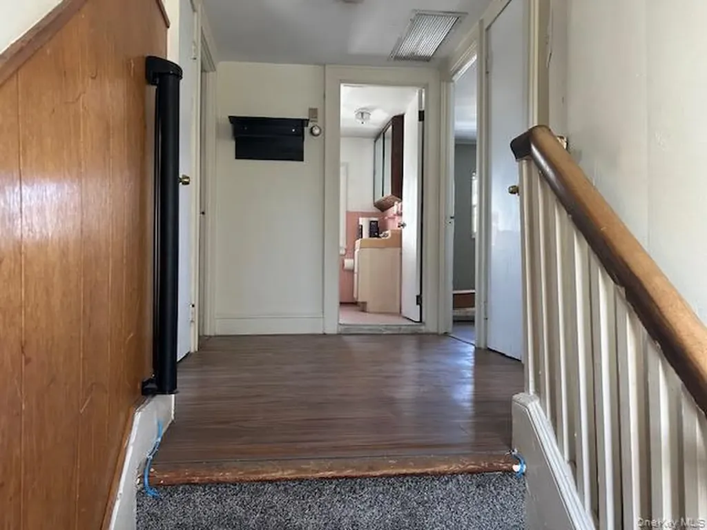 389 Hamilton Avenue Hewlett NY 11557