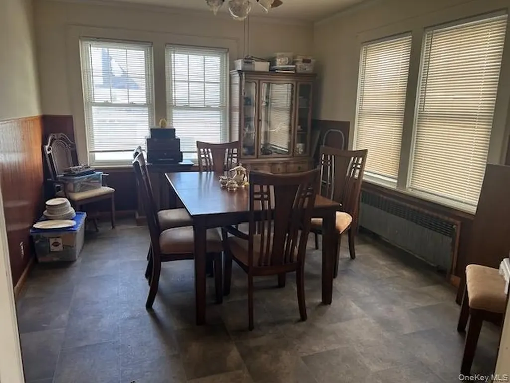 389 Hamilton Avenue Hewlett NY 11557