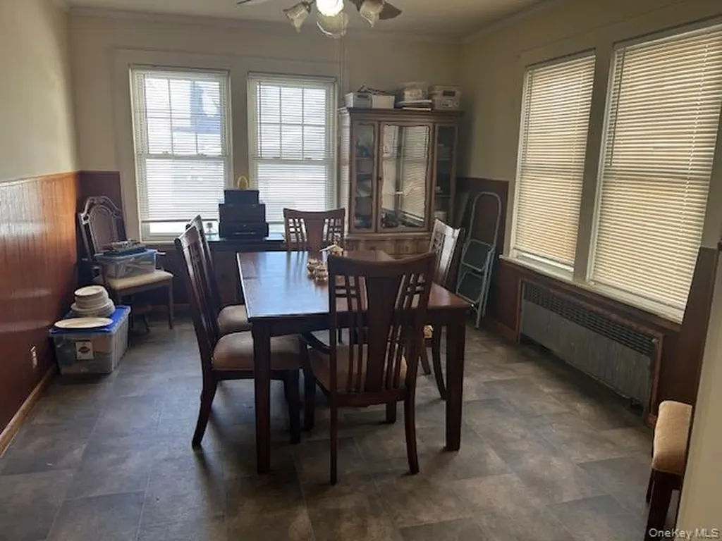 389 Hamilton Avenue Hewlett NY 11557