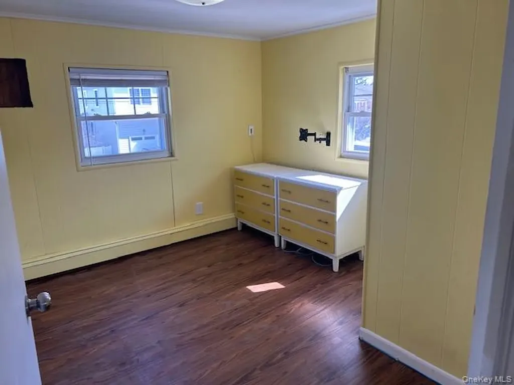 389 Hamilton Avenue Hewlett NY 11557