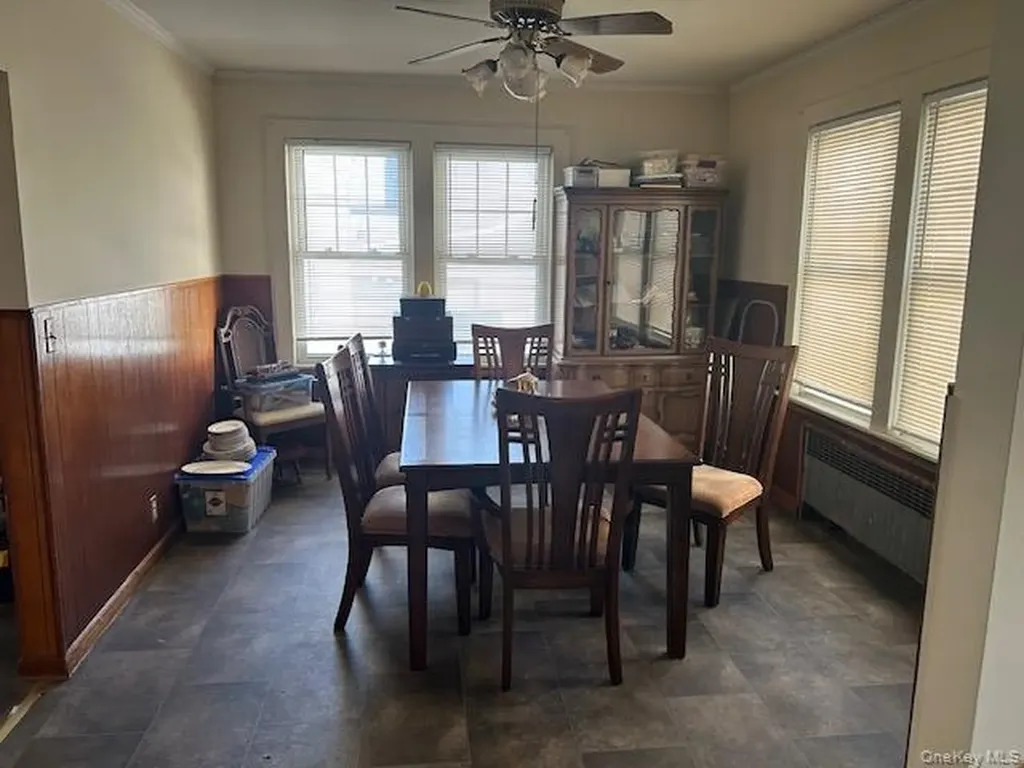 389 Hamilton Avenue Hewlett NY 11557