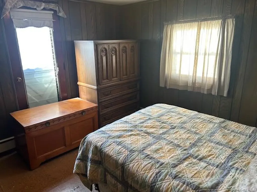 389 Hamilton Avenue Hewlett NY 11557