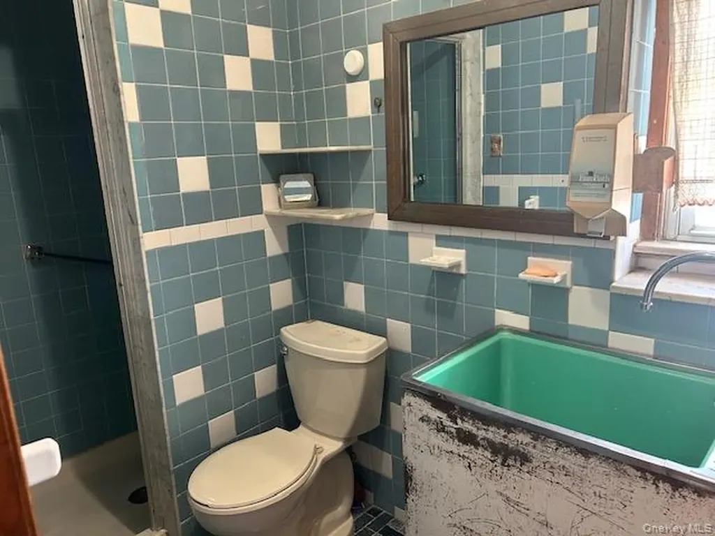 389 Hamilton Avenue Hewlett NY 11557
