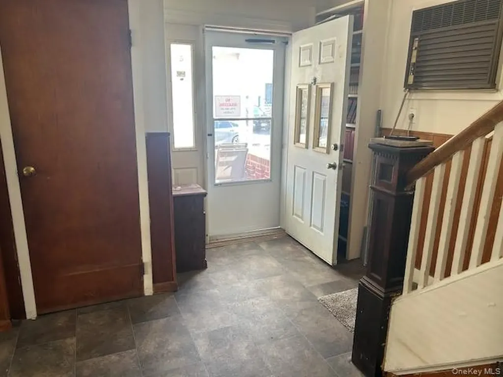 389 Hamilton Avenue Hewlett NY 11557