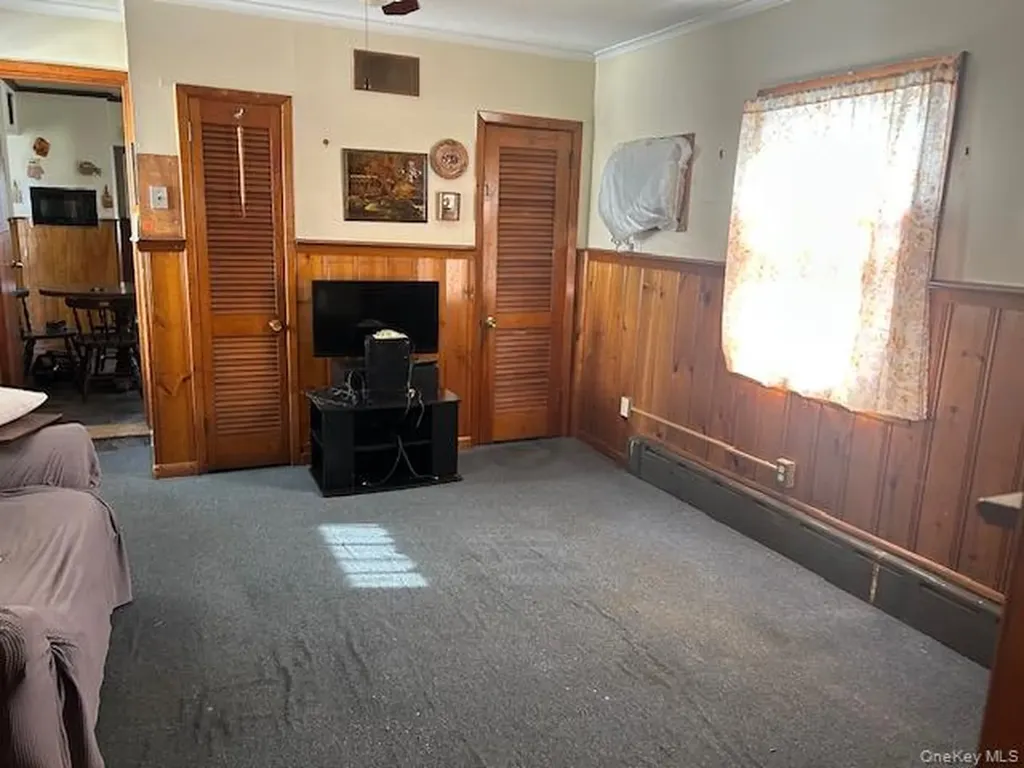 389 Hamilton Avenue Hewlett NY 11557