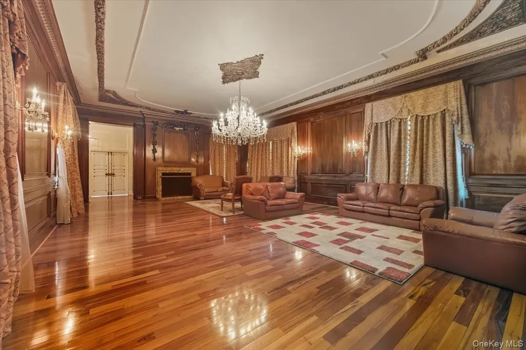 8 Eastway Bronxville NY 10708