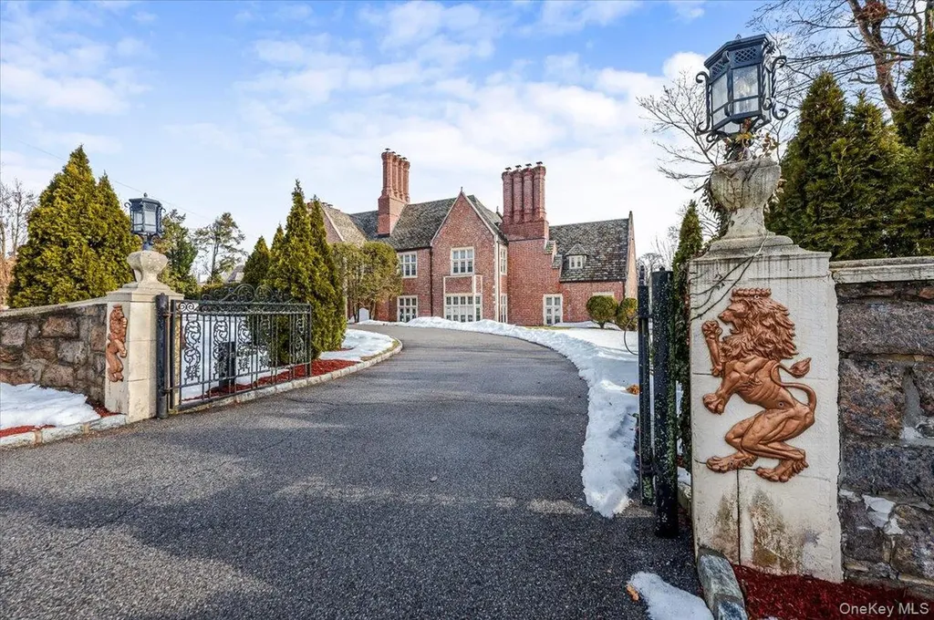 8 Eastway Bronxville NY 10708