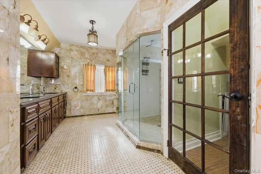 8 Eastway Bronxville NY 10708