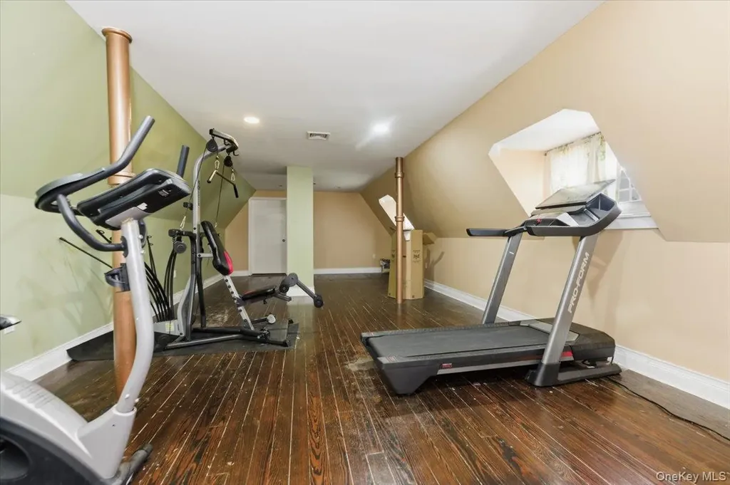 8 Eastway Bronxville NY 10708