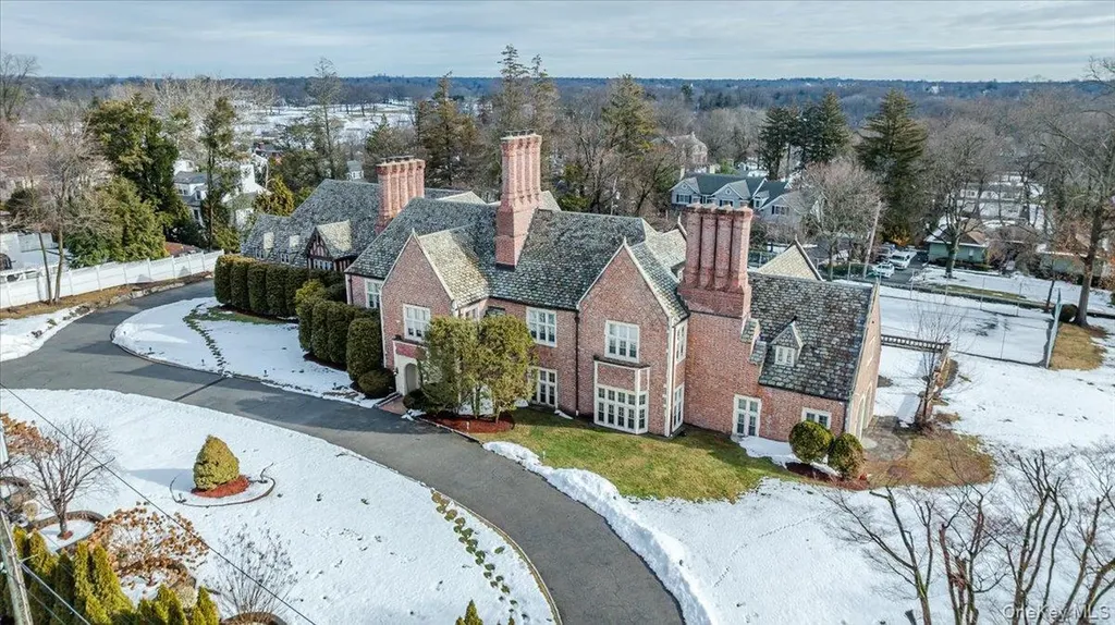 8 Eastway Bronxville NY 10708