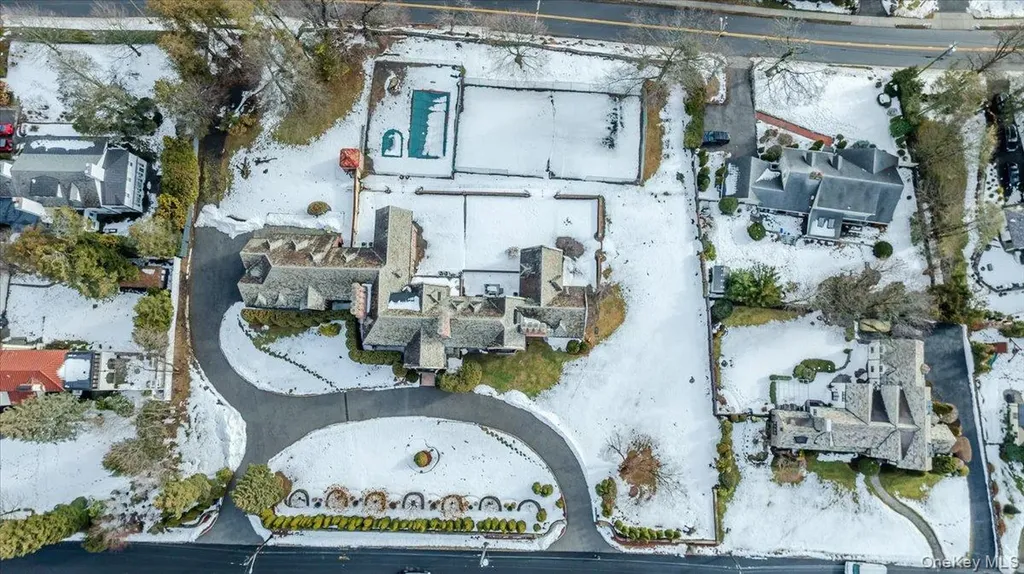 8 Eastway Bronxville NY 10708