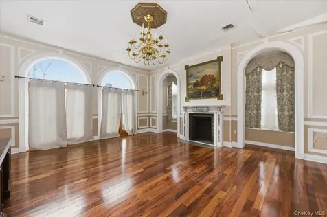 8 Eastway Bronxville NY 10708