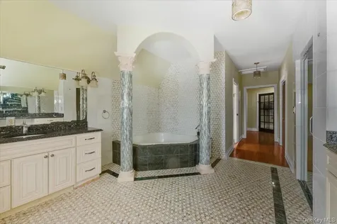 8 Eastway Bronxville NY 10708