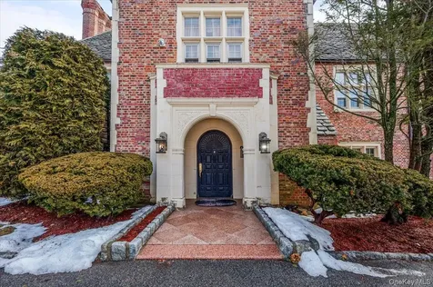 8 Eastway Bronxville NY 10708