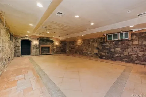 8 Eastway Bronxville NY 10708