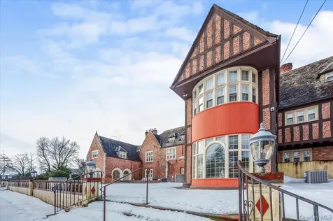 8 Eastway Bronxville NY 10708