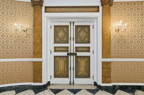 8 Eastway Bronxville NY 10708