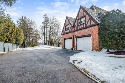 8 Eastway Bronxville NY 10708