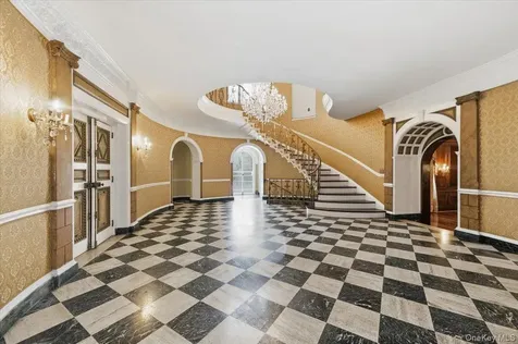 8 Eastway Bronxville NY 10708