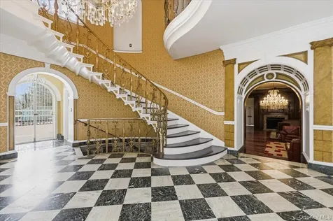 8 Eastway Bronxville NY 10708