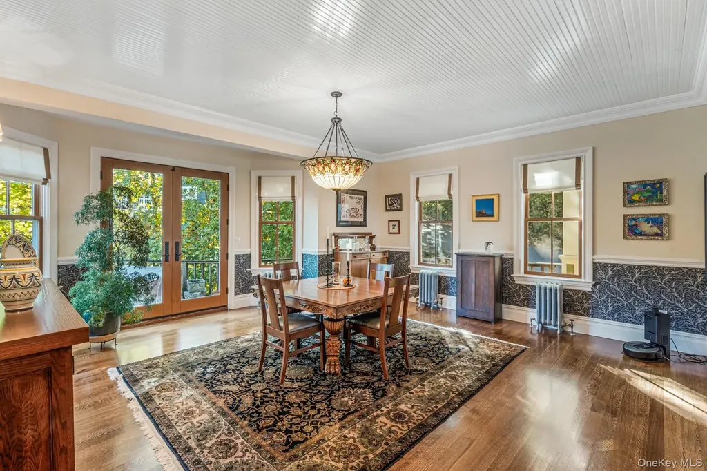 40 Park Way Sea Cliff NY 11579