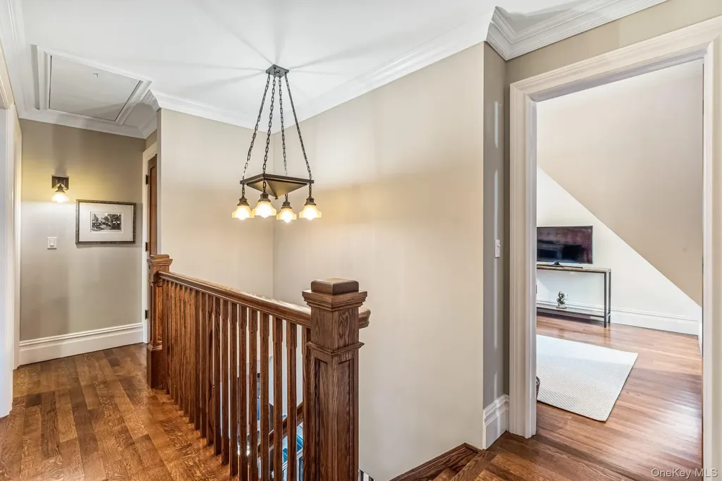 40 Park Way Sea Cliff NY 11579