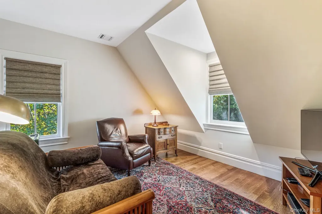 40 Park Way Sea Cliff NY 11579