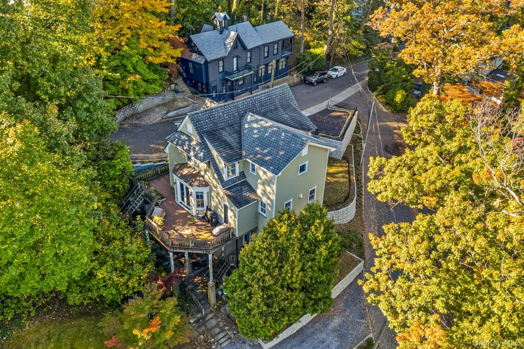 40 Park Way Sea Cliff NY 11579