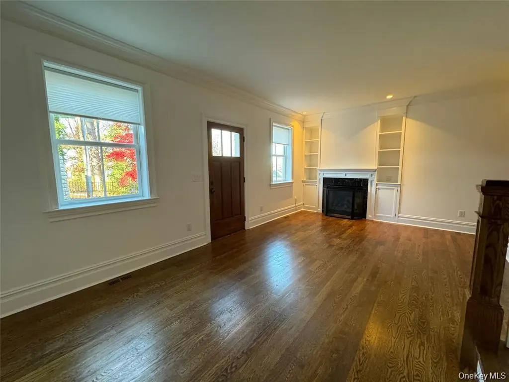 40 Park Way Sea Cliff NY 11579