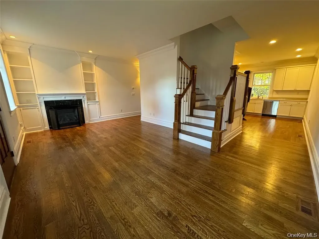 40 Park Way Sea Cliff NY 11579