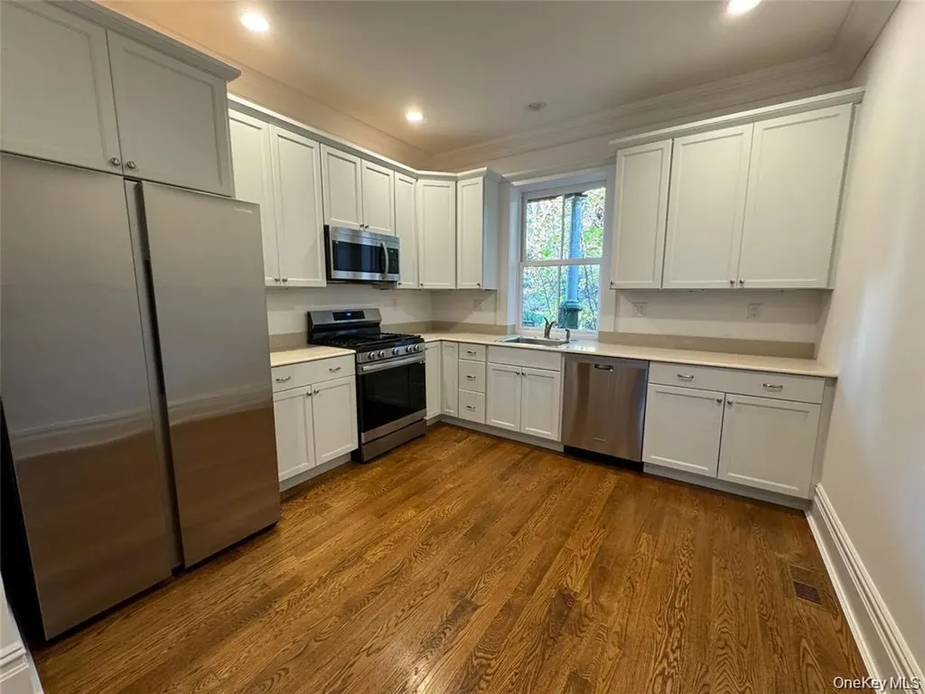 40 Park Way Sea Cliff NY 11579