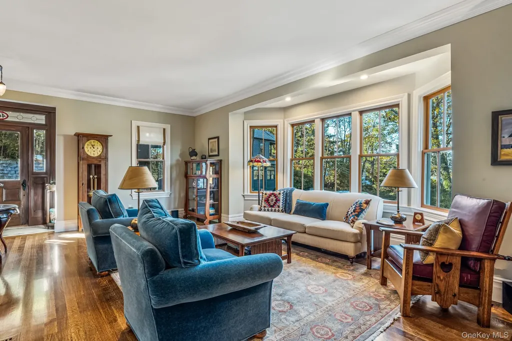 40 Park Way Sea Cliff NY 11579