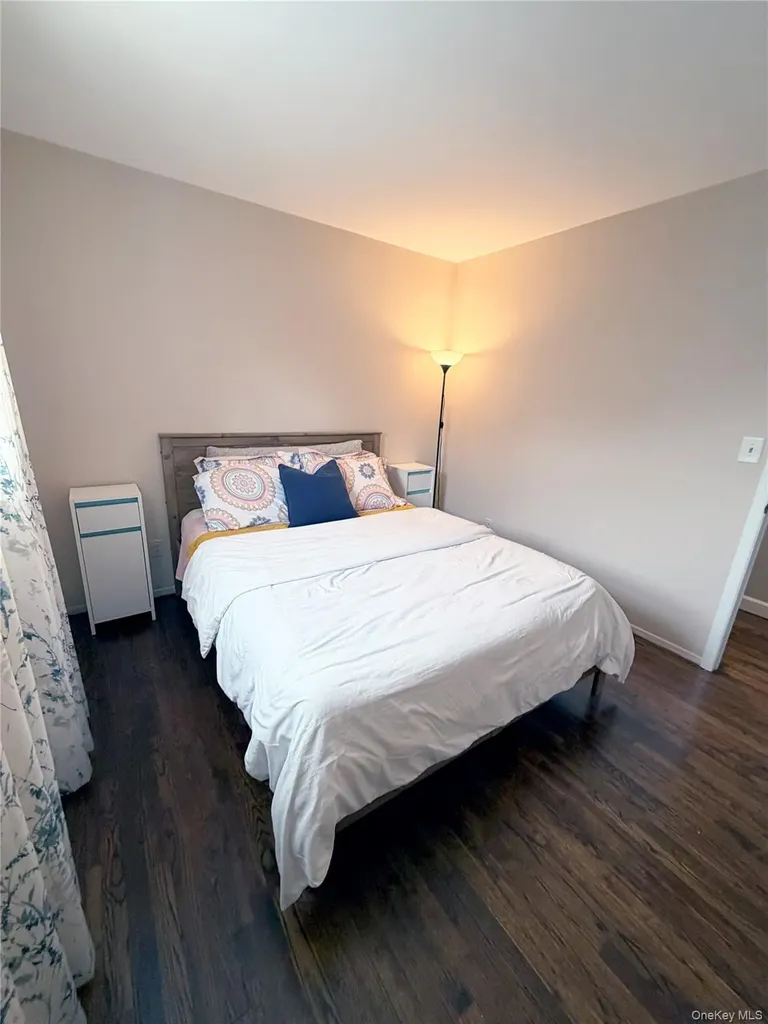 22 Berkshire Road West Babylon NY 11704