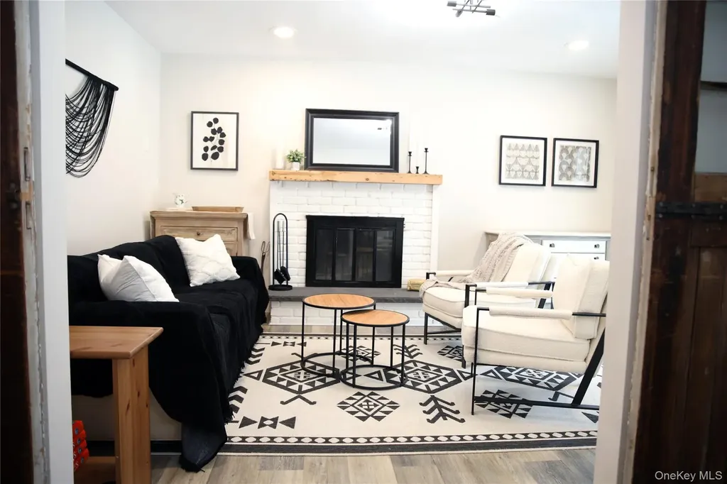 22 Berkshire Road West Babylon NY 11704