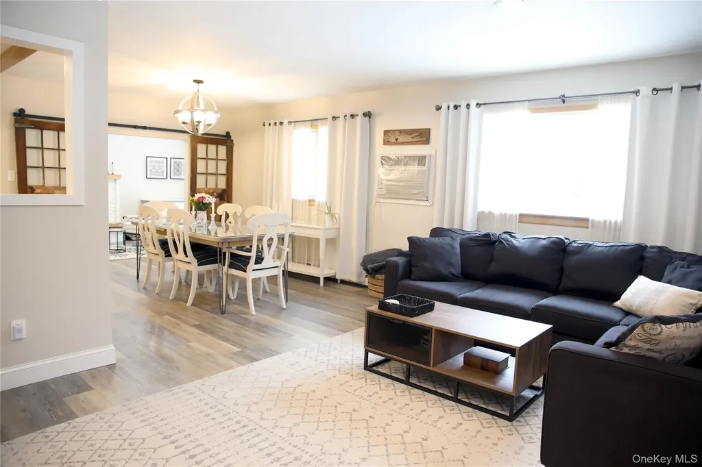 22 Berkshire Road West Babylon NY 11704