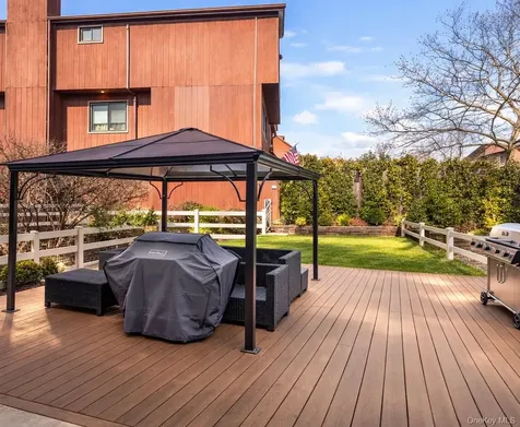 929 West Fingerboard Road Staten Island NY 10304