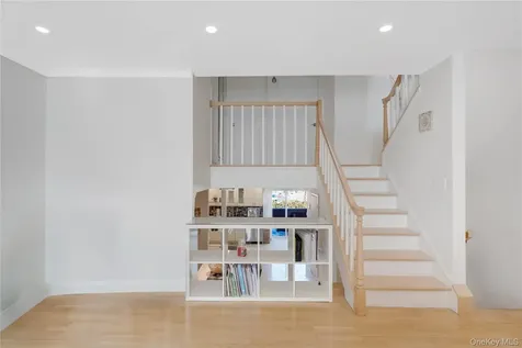 929 West Fingerboard Road Staten Island NY 10304