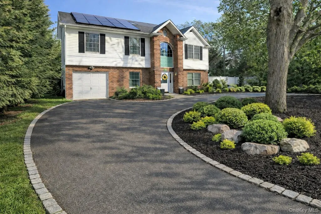 1295 Wilson Place West Islip NY 11795