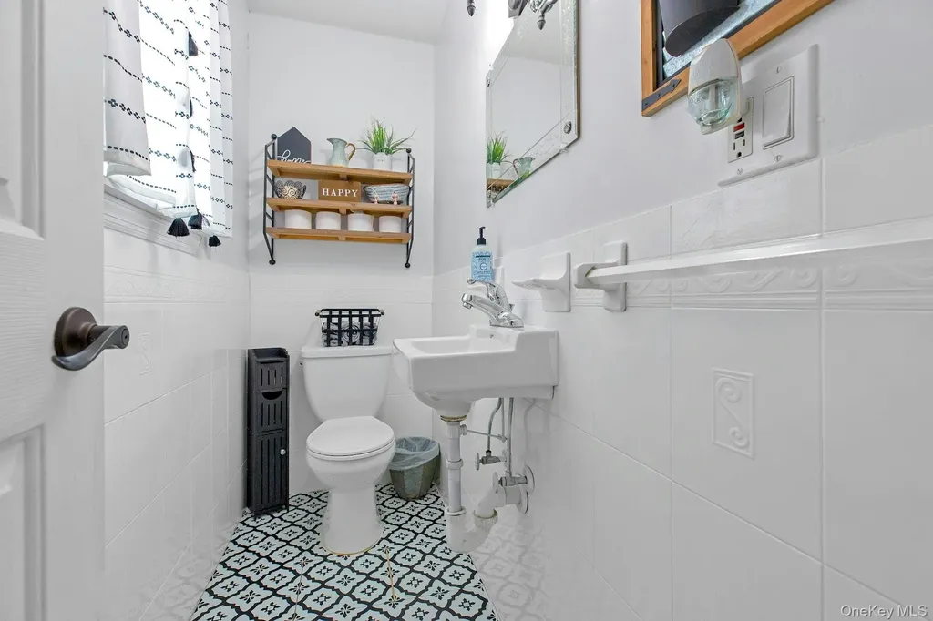 1295 Wilson Place West Islip NY 11795