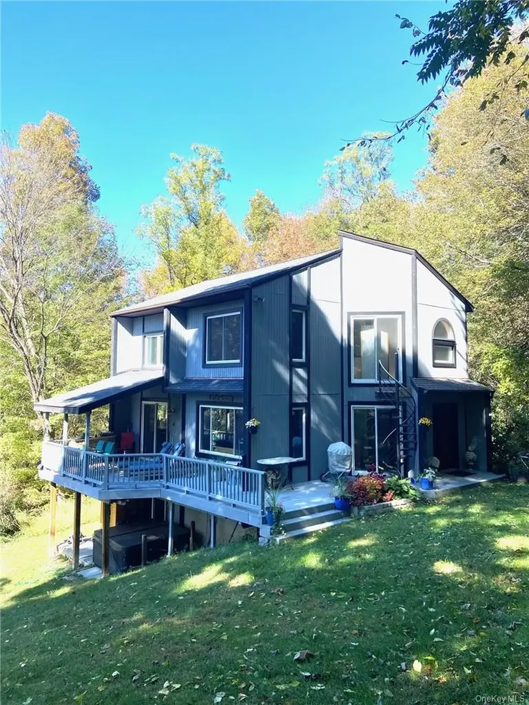 46 Patricia Lane Clinton Corners NY 12514