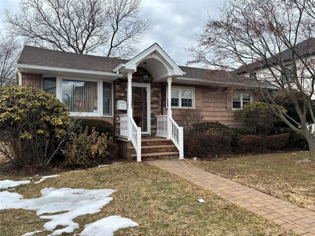 660 Hewlett Street Franklin Square NY 11010