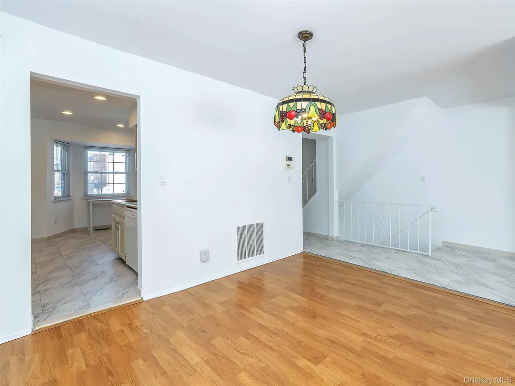 78 Santa Barbara Drive Plainview NY 11803