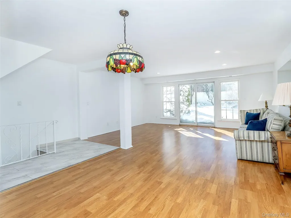 78 Santa Barbara Drive Plainview NY 11803