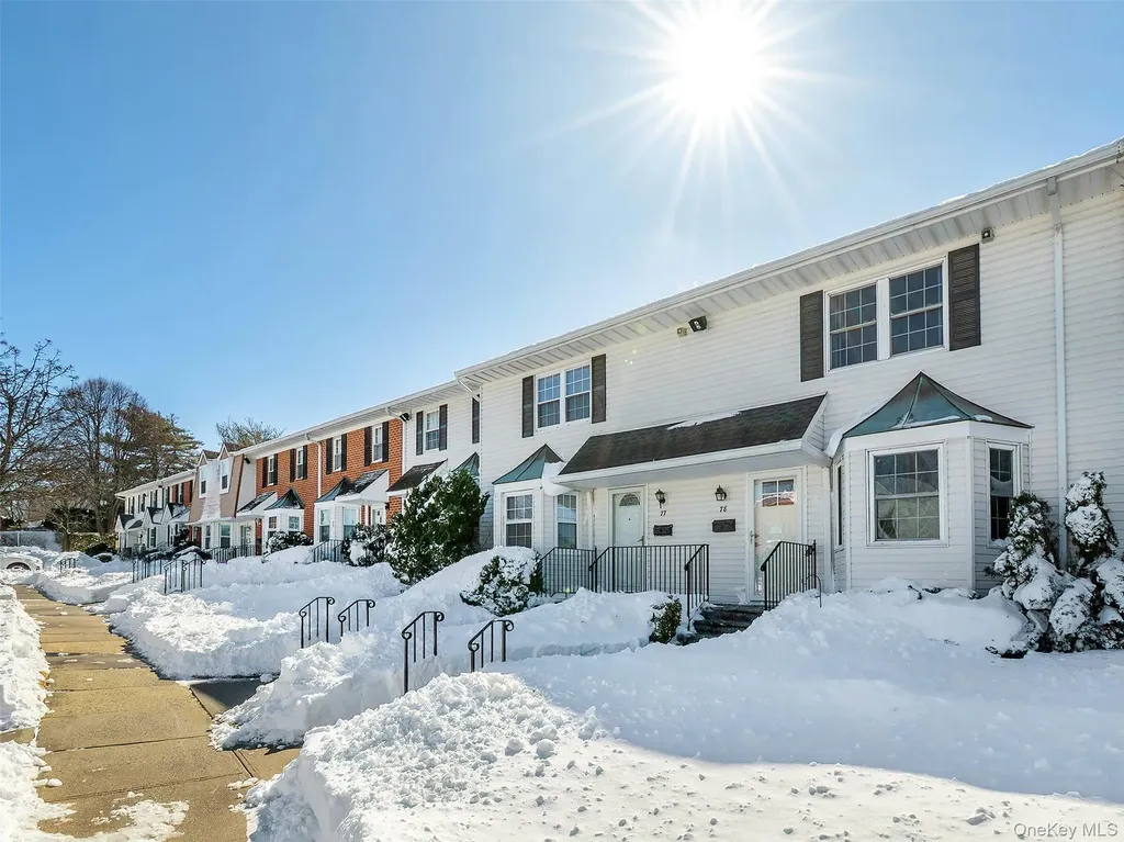 78 Santa Barbara Drive Plainview NY 11803
