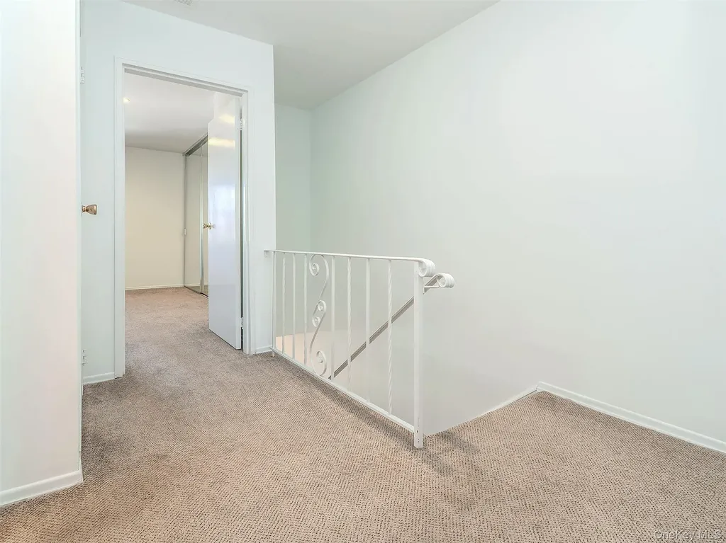 78 Santa Barbara Drive Plainview NY 11803